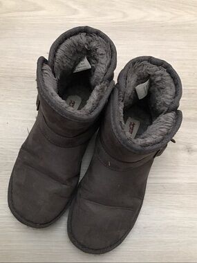 Arizona Jean Company Women's Gray Plush-Lined Short Slipper Boots